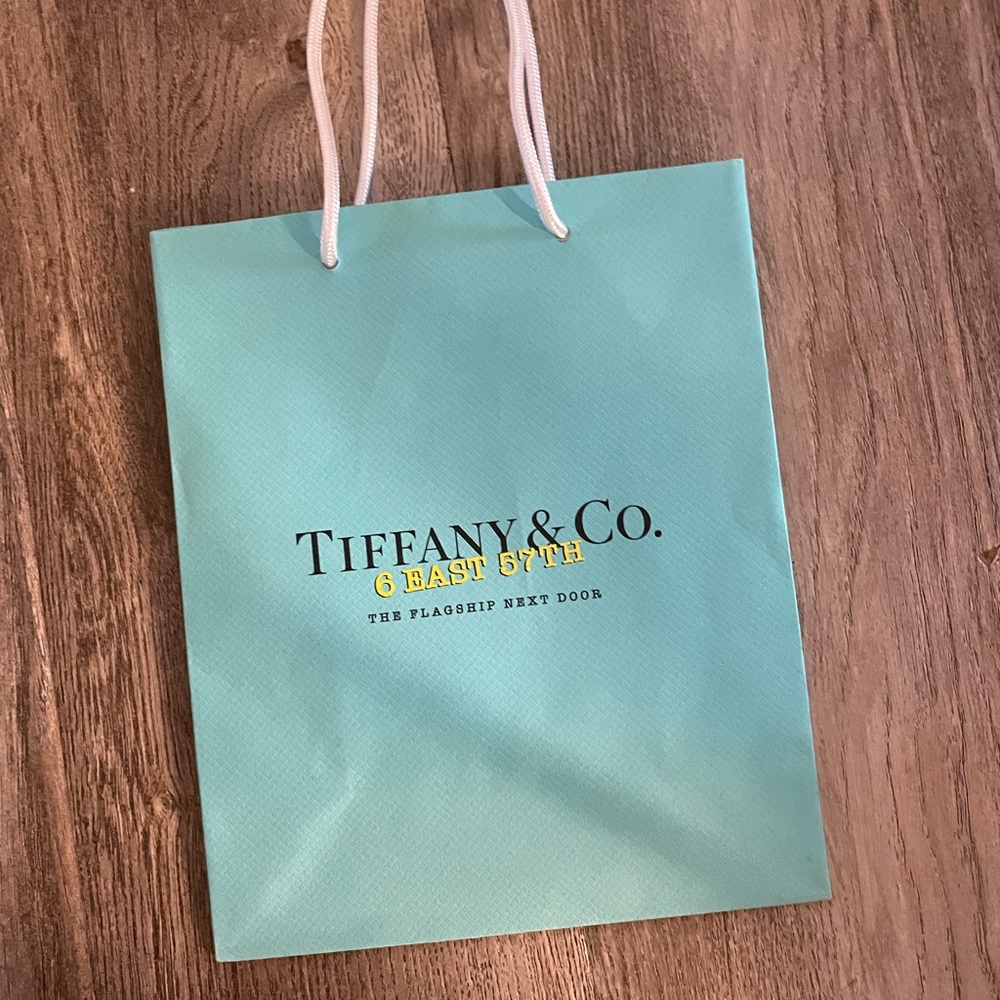 Tiffany medium size paper bag.